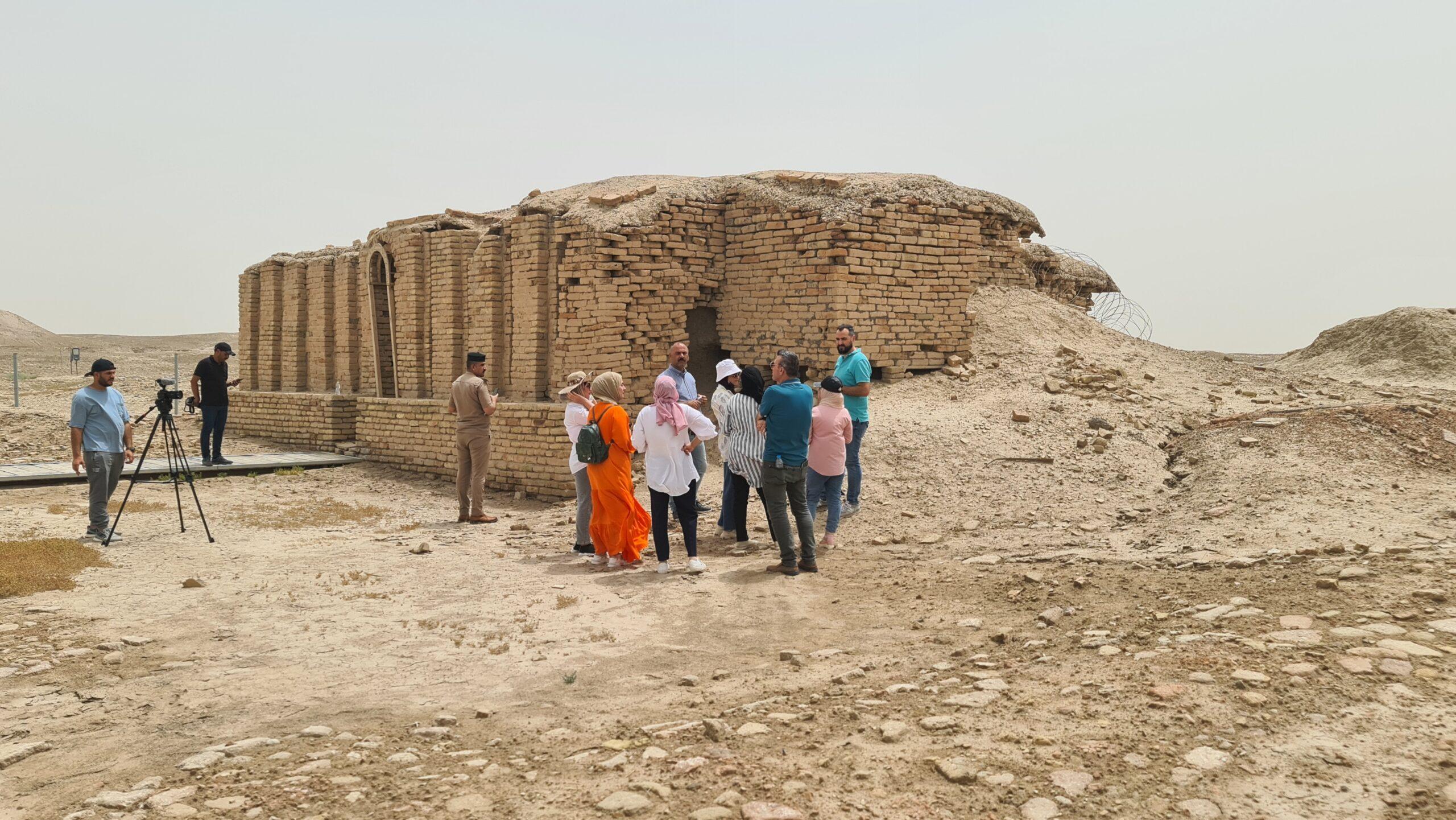 Trainees from the Nasiriyah workshop visiting Ur